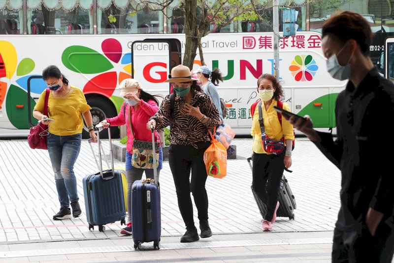 參加旅行團須接種3劑  12到18歲要打滿2劑