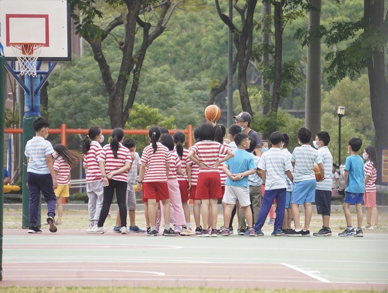 立院法制局建議停課至5月底 立委：要有充足配套才能實施