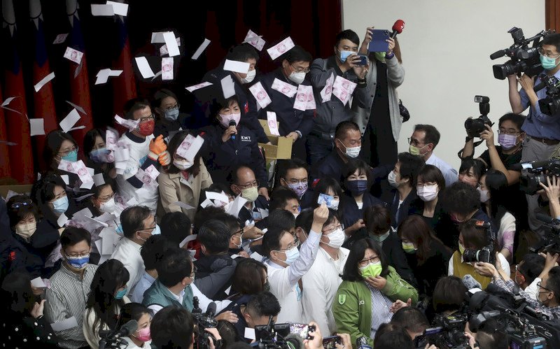 立院審國務機要費除罪化爆衝突 藍批綠營上下為貪污阿扁脫罪