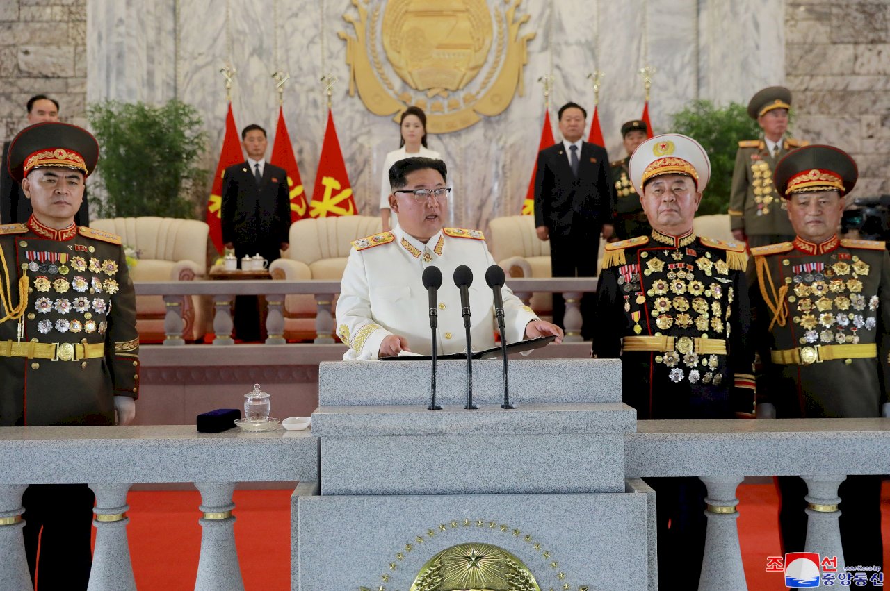 北韓戰略彈頭小型化 金正恩走上核武不歸路