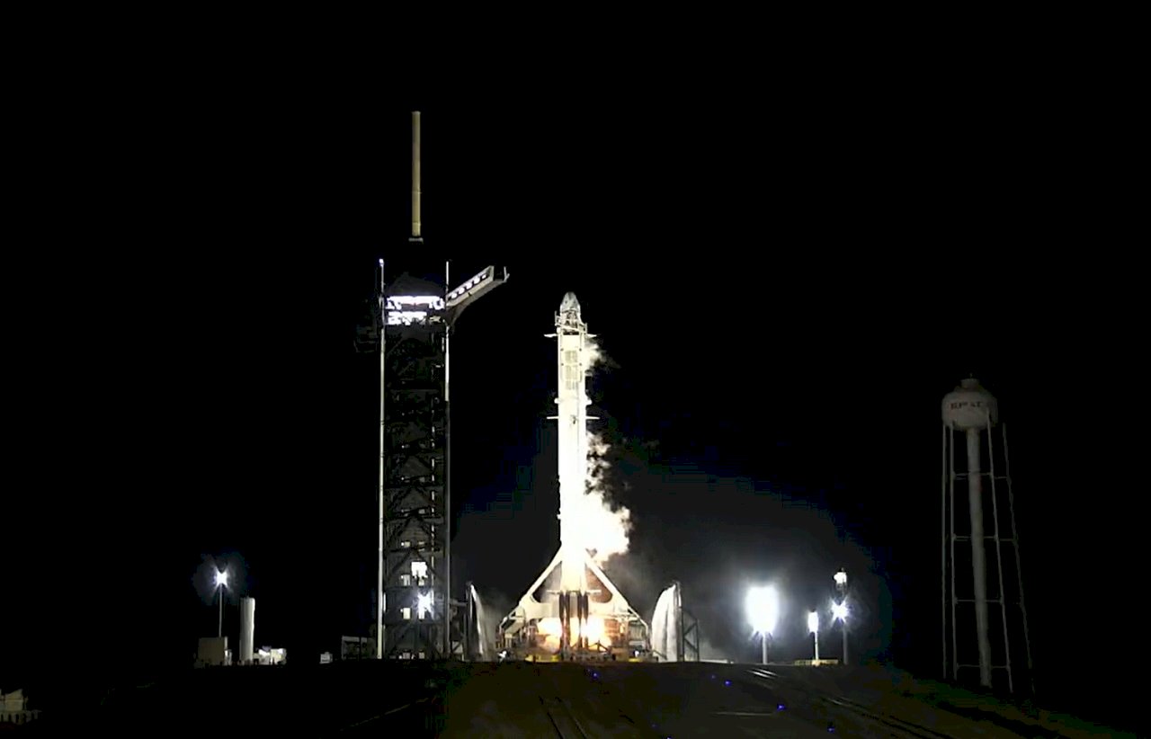 SpaceX執行新任務 將4太空人發射送入軌道