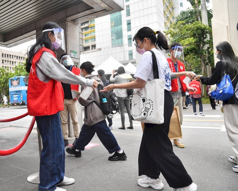 統測考生234人確診 2220人隔離試場應試