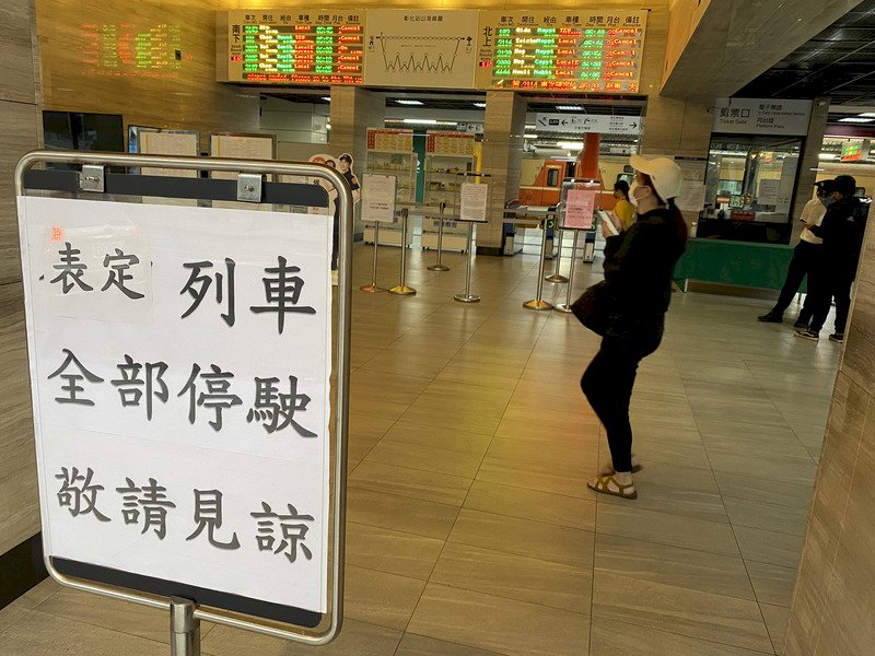 台鐵停駛首班臨時車彰化出發 有旅客特地來體驗