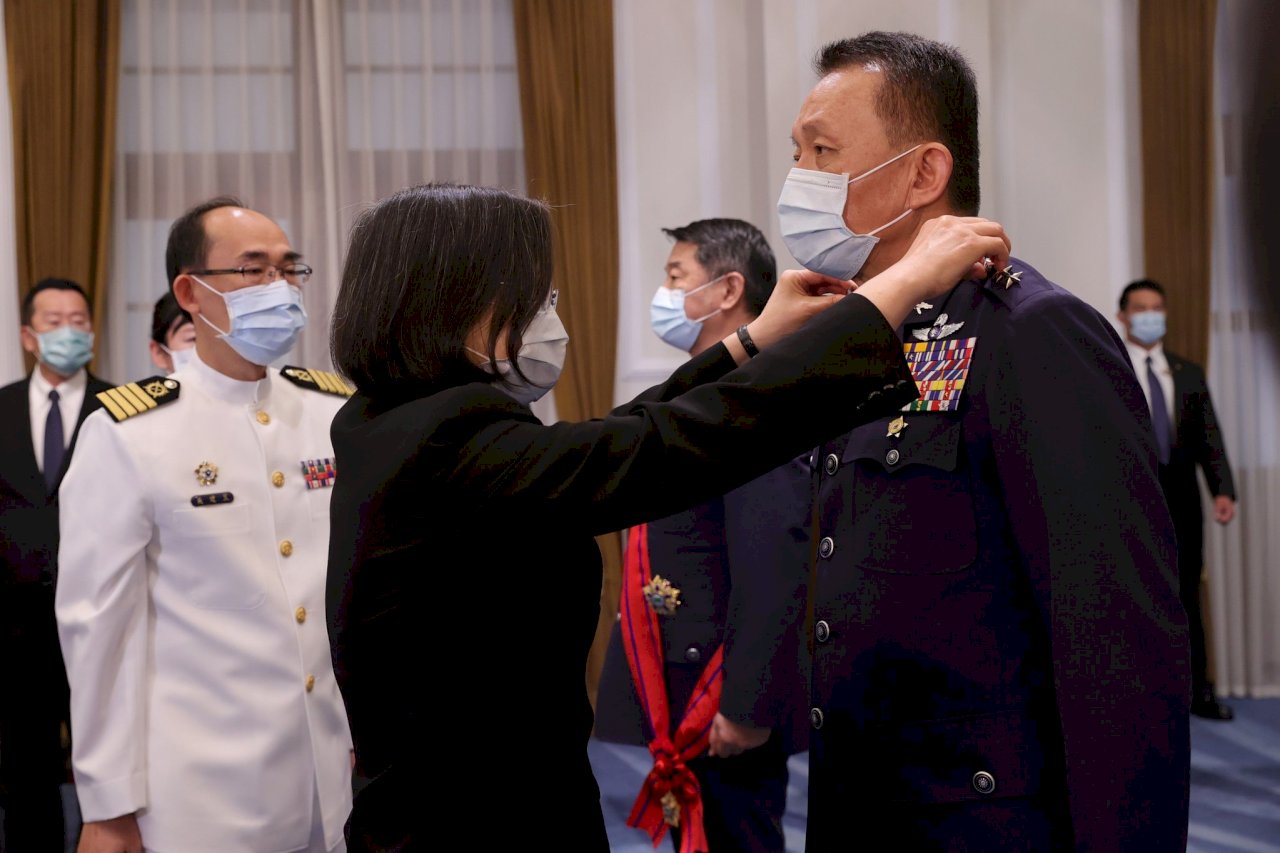 劉任遠接任空軍司令 總統期勉打造更強空防戰力
