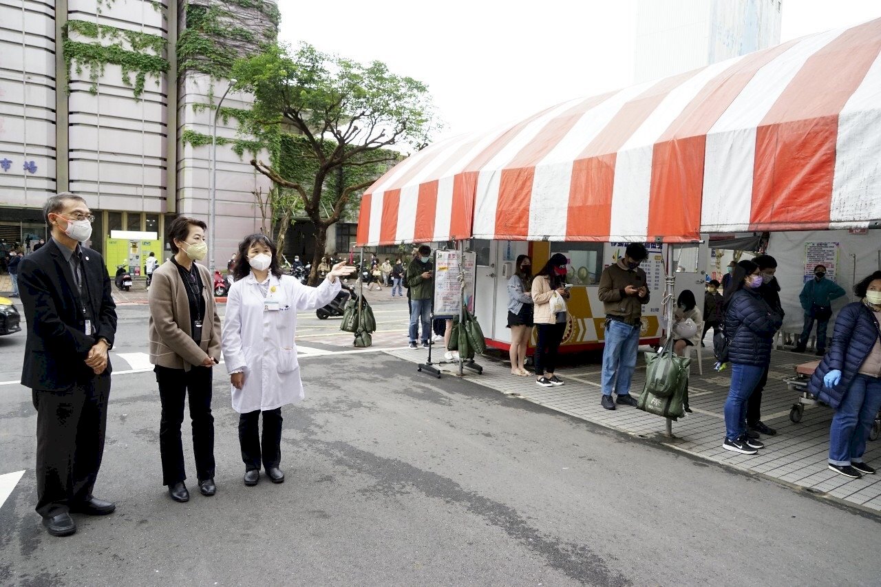 北市染疫住院每日新增百人 黃珊珊：市府緊盯醫療量能