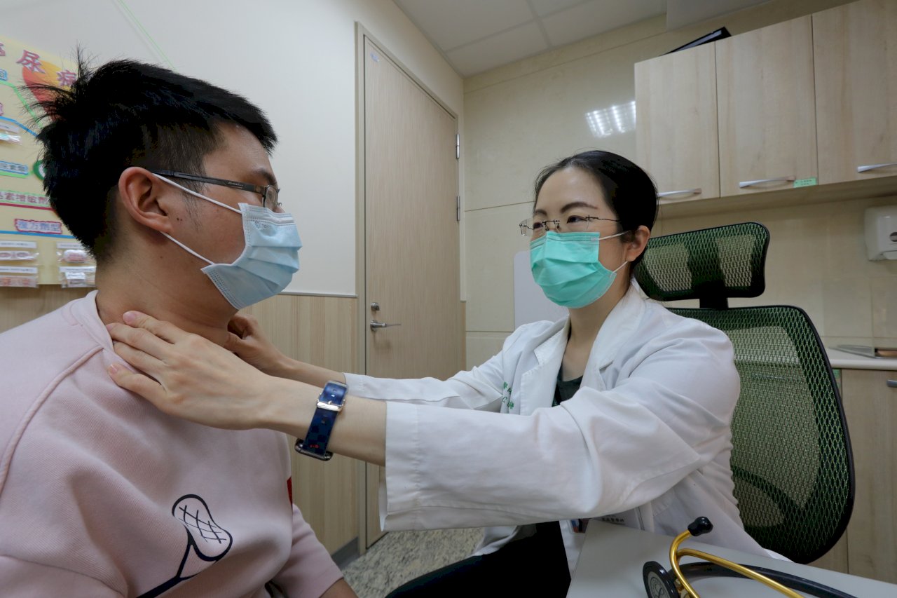 老是「鬼壓床」？ 醫揪出甲狀腺毒性週期性麻痺症作祟