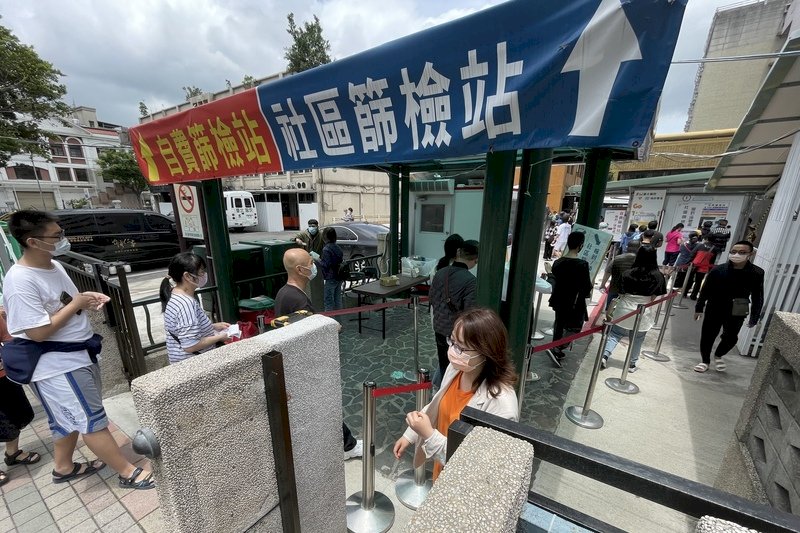 《衛報》：台灣學習與病毒共存 以中港為鑑走自己的新模式