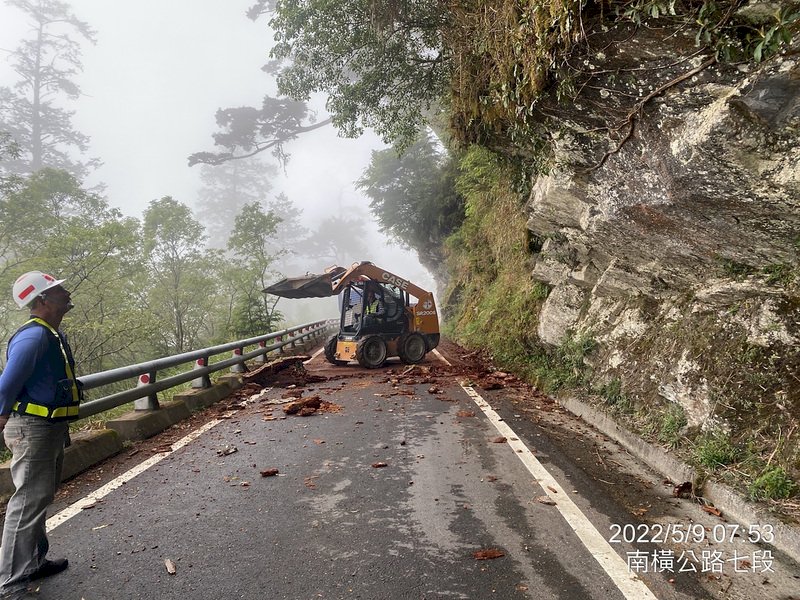 鋒面將至  南橫梅山口至向陽段14到16日預警封路