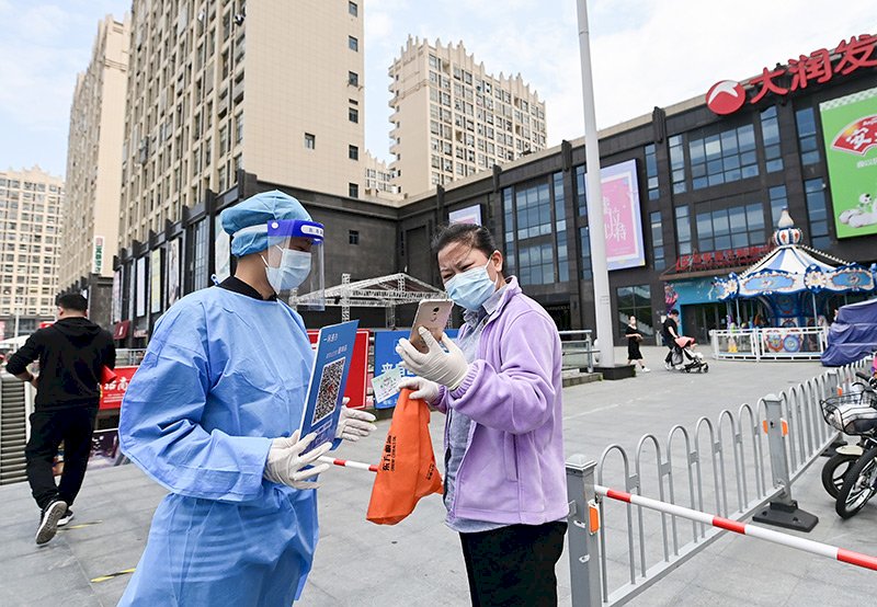 上海逐步解封 商場超市髮廊分階段恢復營運