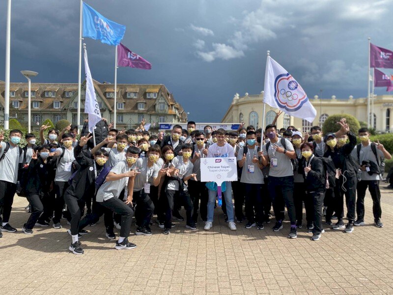 世中運台灣代表團返台 累計33人確診