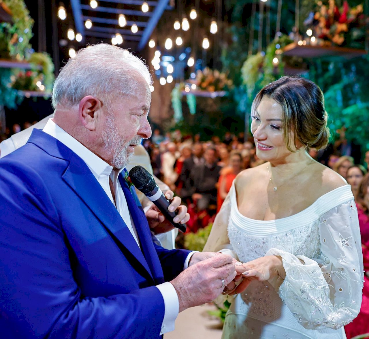 巴西大選領先者染疫 前總統魯拉夫婦確診隔離