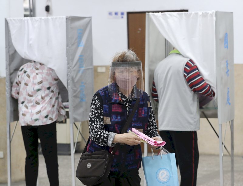 前香港記者羨慕台灣定期選舉 「希望你們繼續投下去」