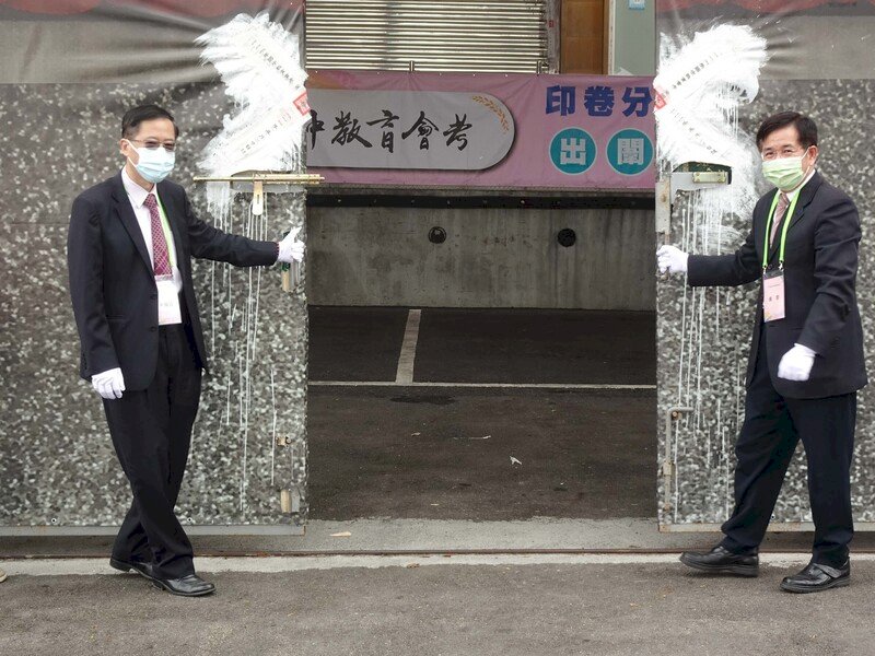 國中會考補考大陸考場499人 試卷加密傳輸