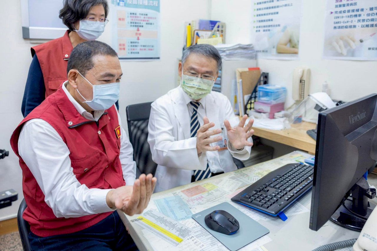 防疫資訊未告知雙北？ 侯友宜：不清楚會議內容 自己打拚卡實在