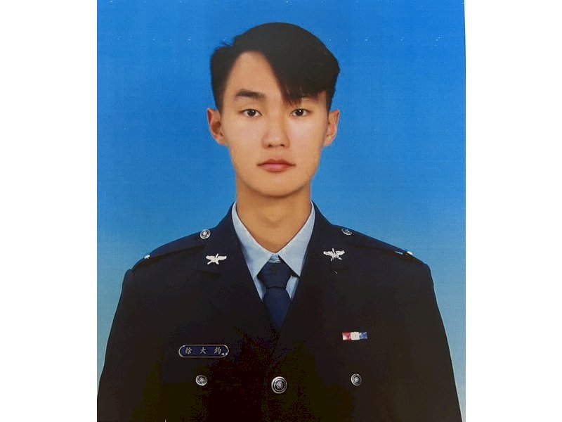 AT-3事故飛官徐大鈞殉職 空軍：空官暫停全部飛行訓練