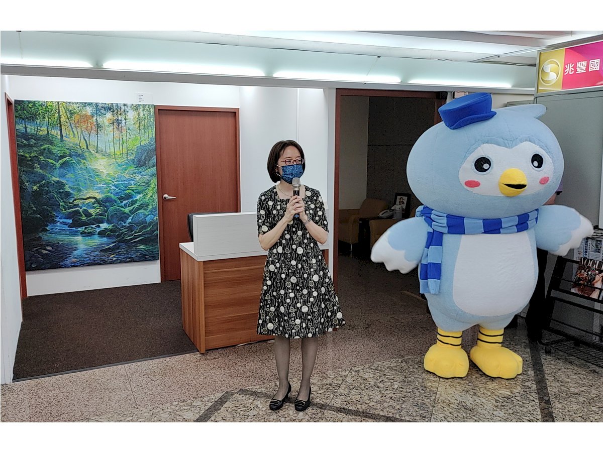 領務局網路填表系統今啟用 辦護照可省臨櫃等待時間 (影音)