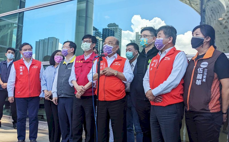 蘇貞昌宣布防疫利多 高中以下學生每人4劑免費快篩試劑