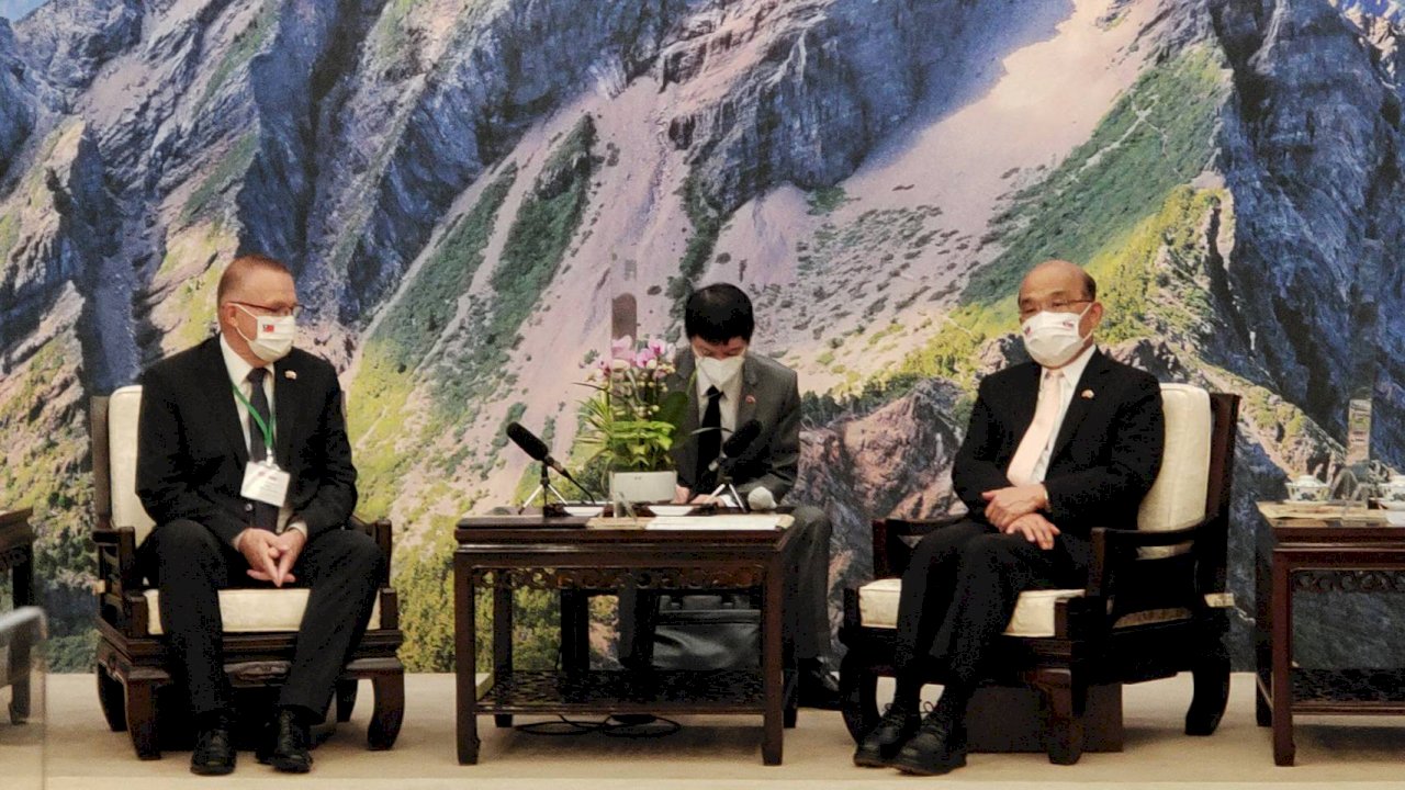 斯洛伐克國會副議長讚台醫療進步 蘇揆：中國說照顧台灣人健康是謊言