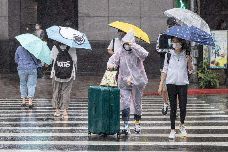 西半部9日防大雨 鋒面提前北移10日雨趨緩