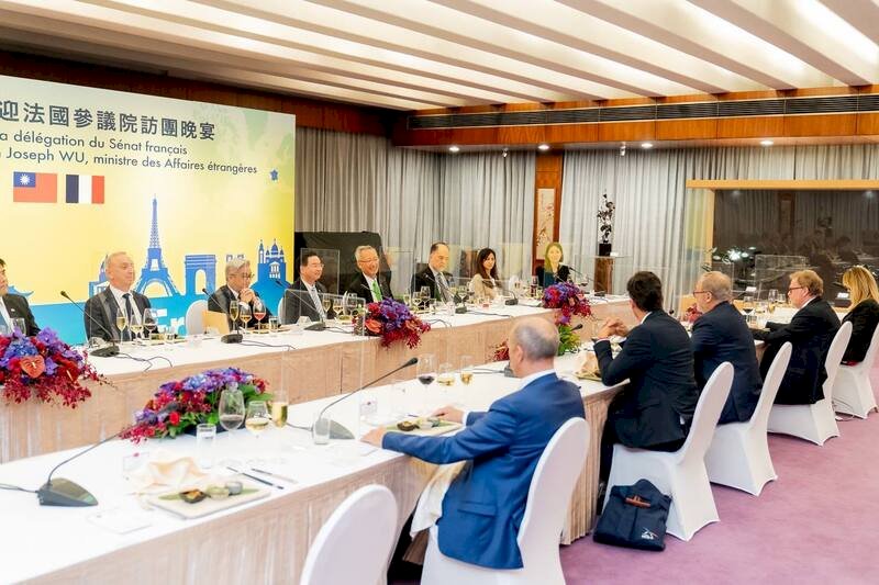 吳釗燮晚宴法參院訪團  葛利歐讚台灣智慧應對中國