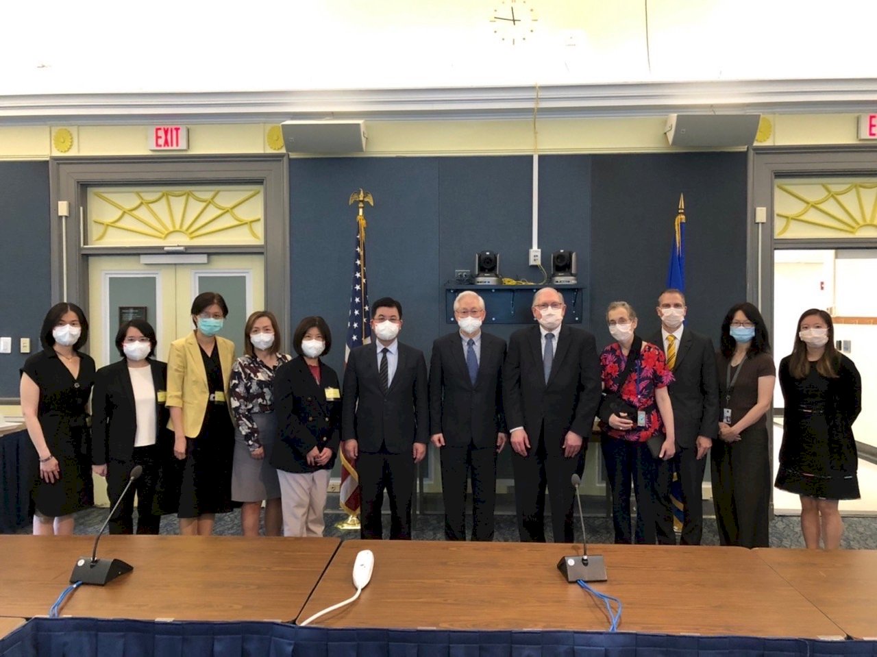 吳政忠率團參訪美國生醫研究機構 盼深化台美合作