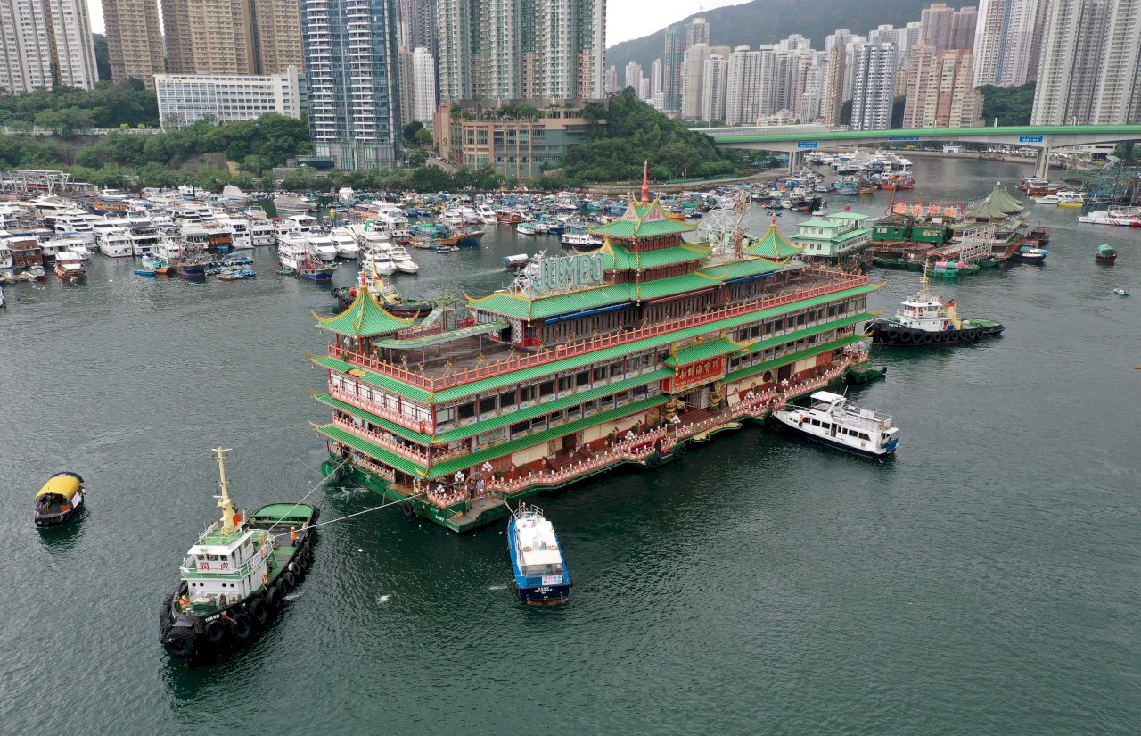 珍寶海鮮舫「復活」？港海事處：船隻是「傾覆」且仍在西沙海面上
