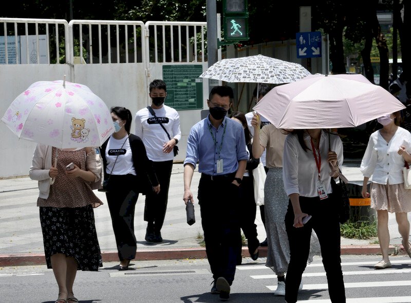 西半部25日起午後防較大雨勢 高溫持續至29日