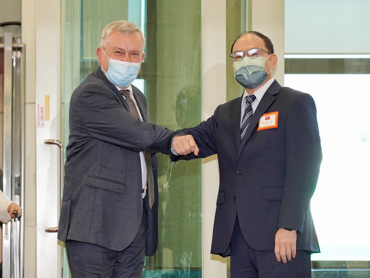 台灣立陶宛官員常態互訪 外交部：致力守護民主韌性