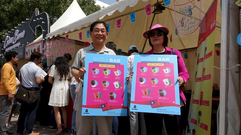 正港台味珍奶 風靡德里大型園遊會