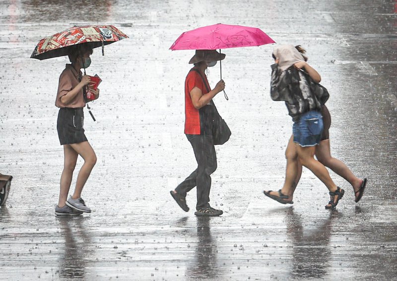 南台灣留意局部大雨 山區午後有局部較大雨勢