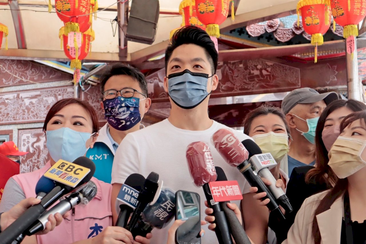民進黨「捧黃抑蔣」收反效果 蔣萬安提醒：飼老鼠咬布袋教訓一次就好