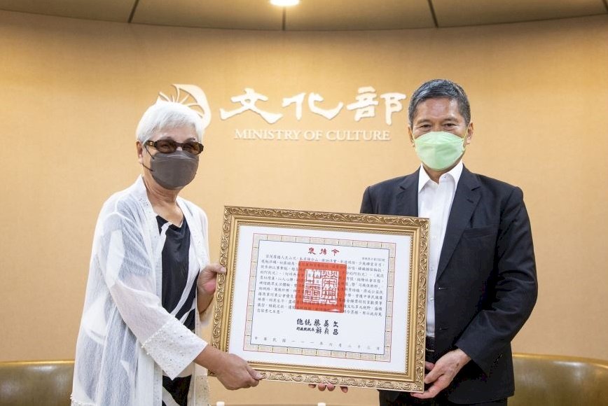 耕耘台語廣播 「廣播教父」良山兄獲頒總統褒揚令
