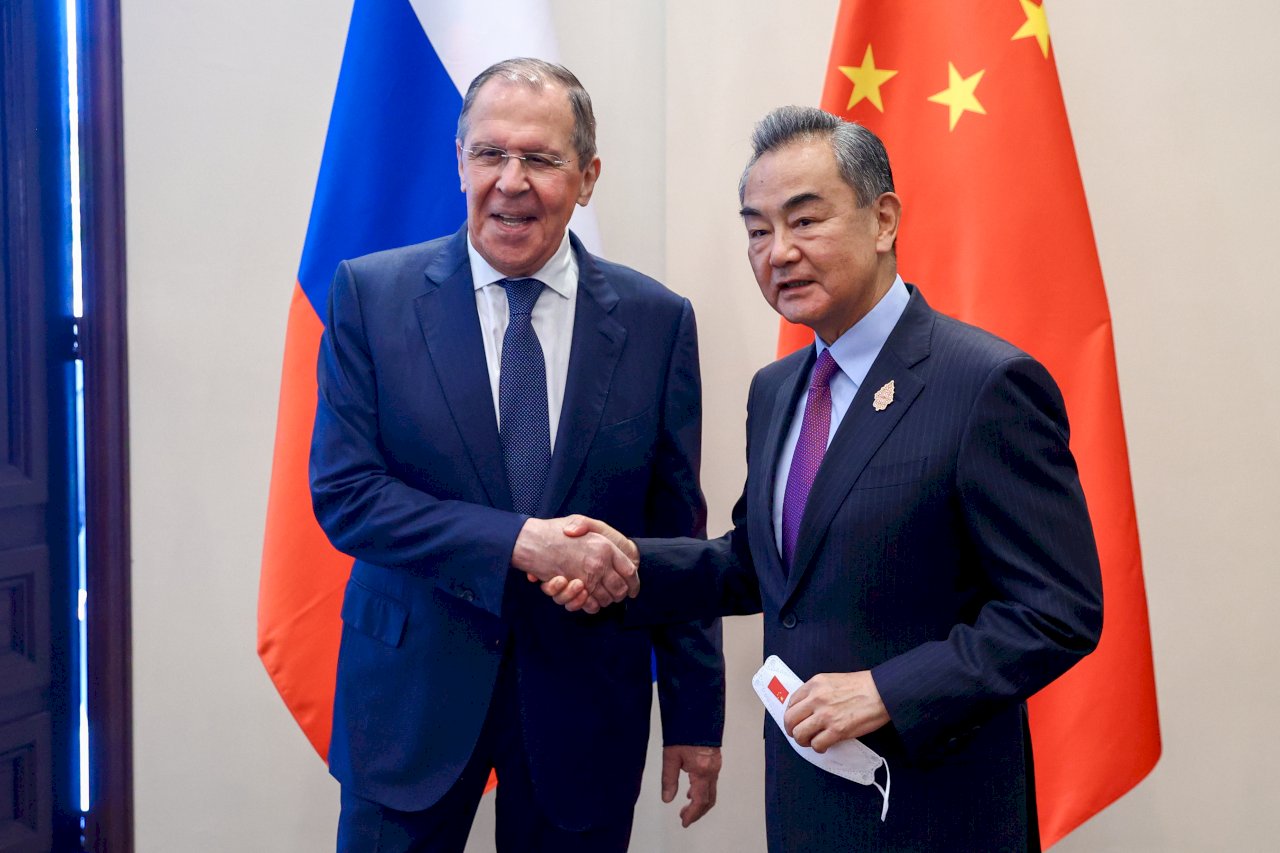 G20部長級會議召開前夕 中俄外長峇里島會面