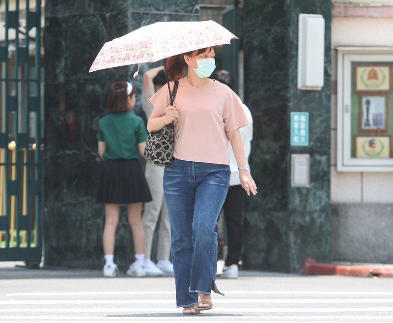 台東及恆春半島局部雨 午後留意較大雨勢