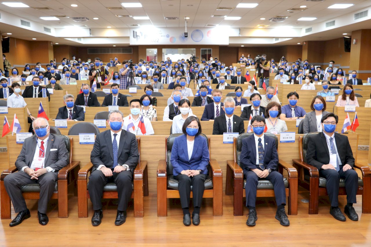 蔡總統：讓台巴科技大學成為拉丁美洲最好科大