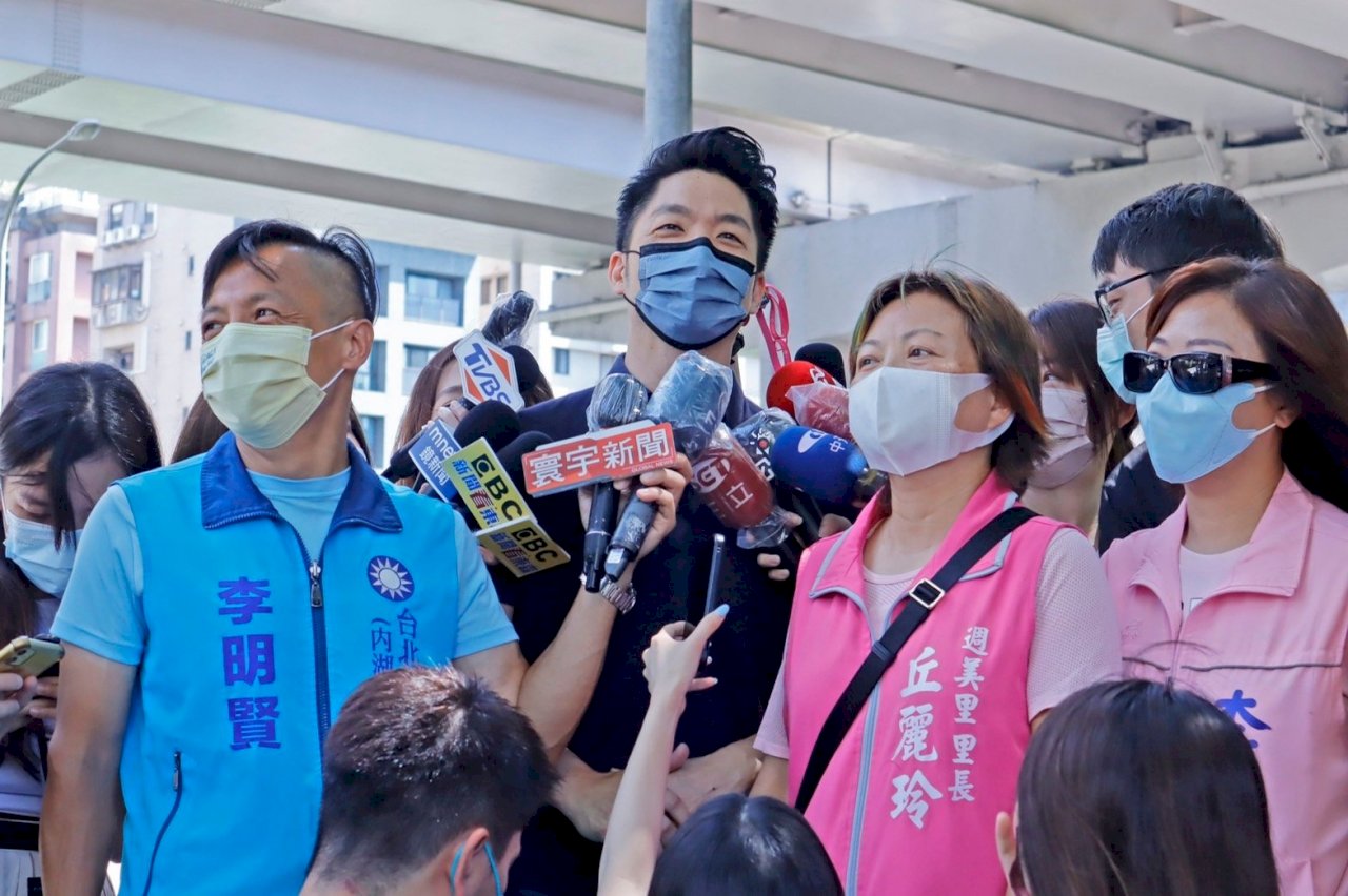 陳時中披綠袍征戰北市長 蔣萬安：落跑指揮官人民永遠記住