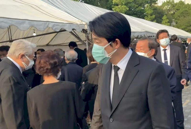賴清德至安倍家弔唁 以家屬親友身分到增上寺上香
