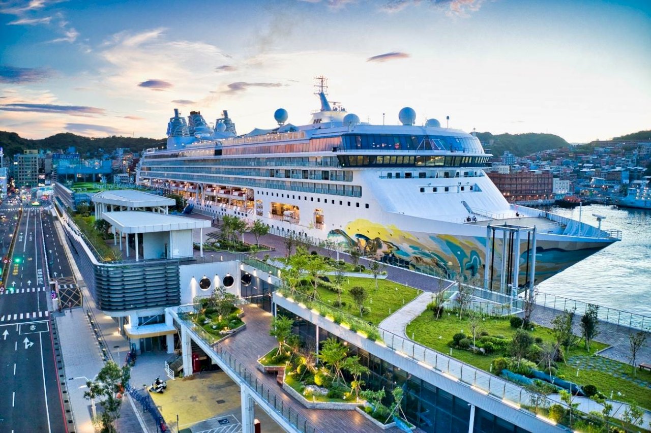 擁無敵空中花園海景 基隆港郵輪旅運中心明年初迎客