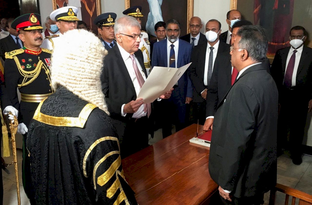 曾任6屆總理 威克瑞米辛赫宣誓就任斯里蘭卡總統