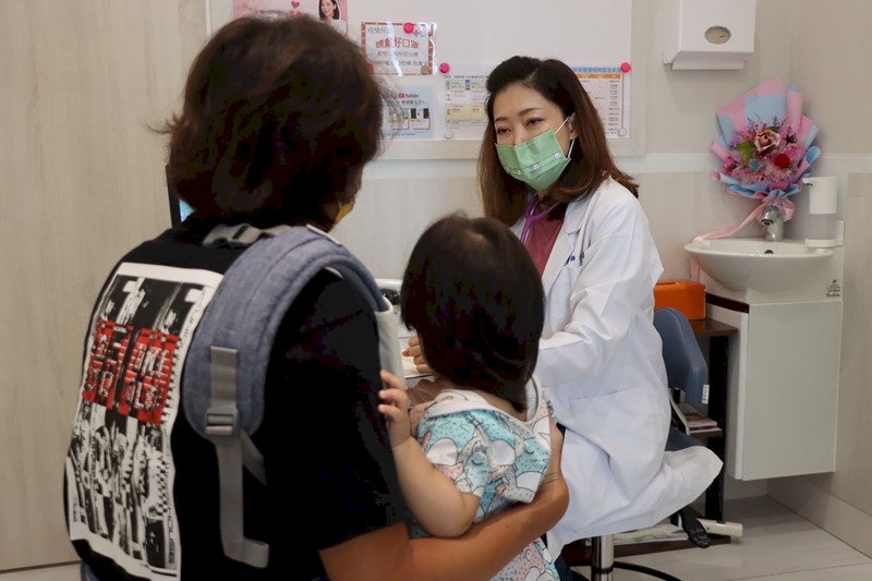 嬰幼兒施打莫德納  教部建議加開夜間、假日接種