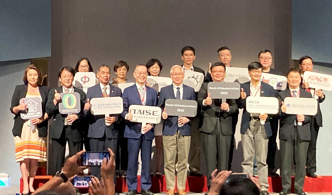 淨零排放正夯 曾文生預言：數年後能源將位列台灣前三大產業