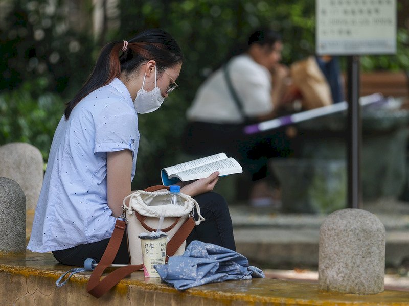晴朗炎熱留意午後陣雨 熱低壓形成待觀察