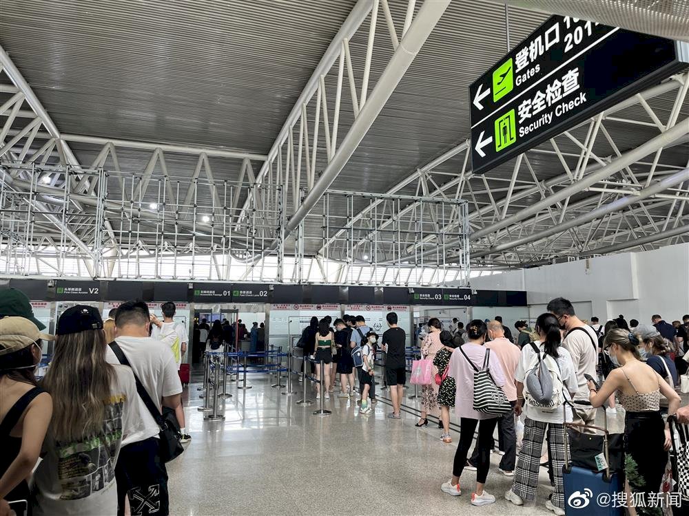 海南宣布全省核酸檢測 三亞突封城重創觀光業