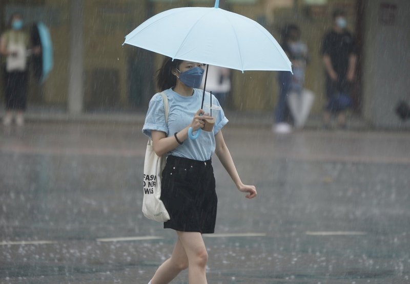 午後慎防雷陣雨  西半部雨勢可能延續到晚上
