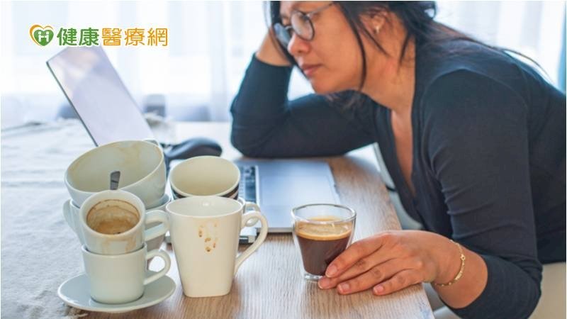 2023年啟用「咖啡因紅黃綠燈」醫：聰明計算安心吃