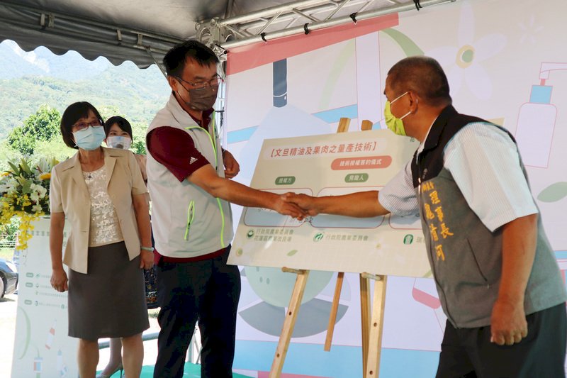 無畏中國禁銷令  陳吉仲：加碼收購花蓮文旦柚(影音)