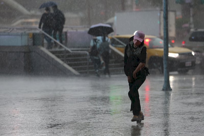 大雷雨來了  竹、桃防劇烈降雨及雷擊