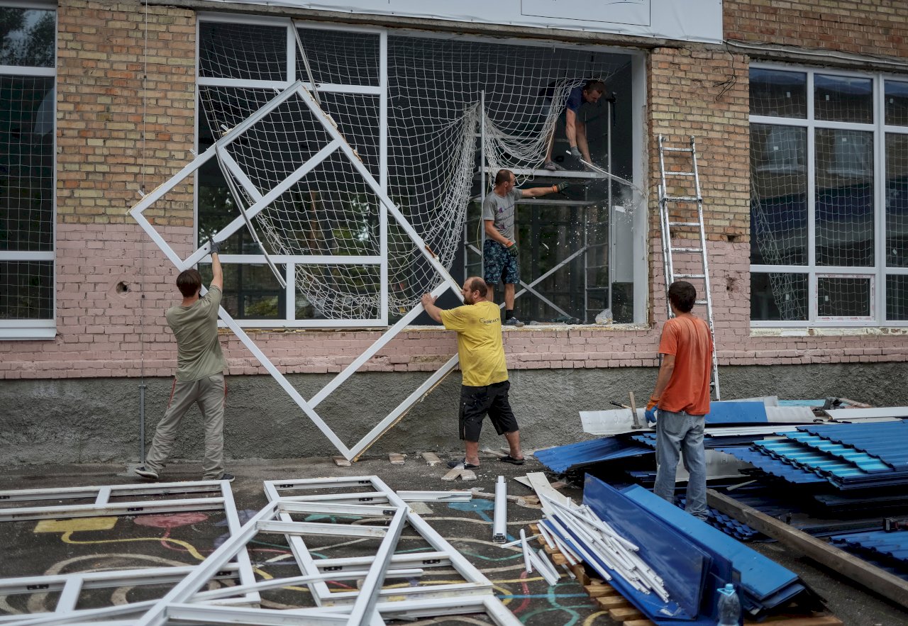 學習不中斷！烏克蘭趕建防空洞、修校舍 盼讓學生返校