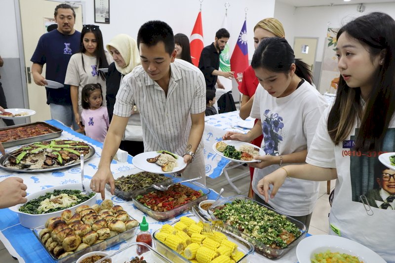 烤肉太日常 土耳其台僑啖三杯雞配蜜餅度中秋