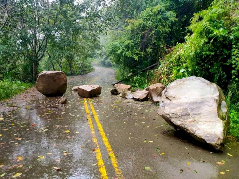 颱風梅花挾雨 新北桃竹15條土石流紅色警戒 (影音)
